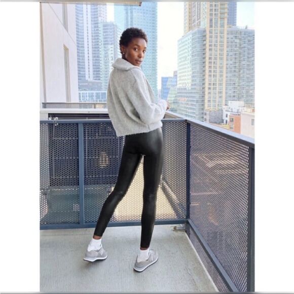 Wilfred Free Aritzia Daria Vegan Leather Pants XS - Picture 6 of 6